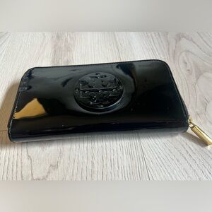 Tory burch patent leather wallet